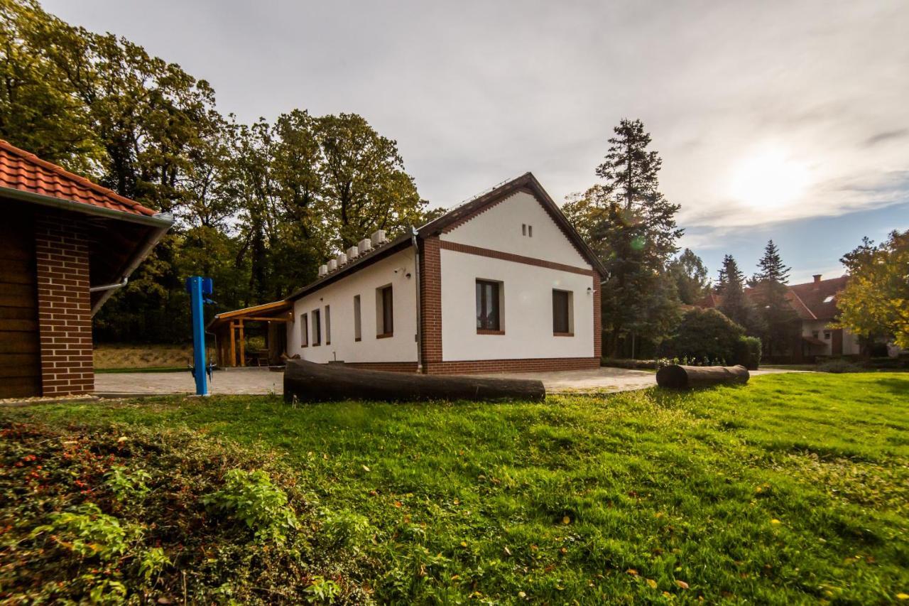 Haracsi Vendeghaz Hotel Zselickisfalud Luaran gambar