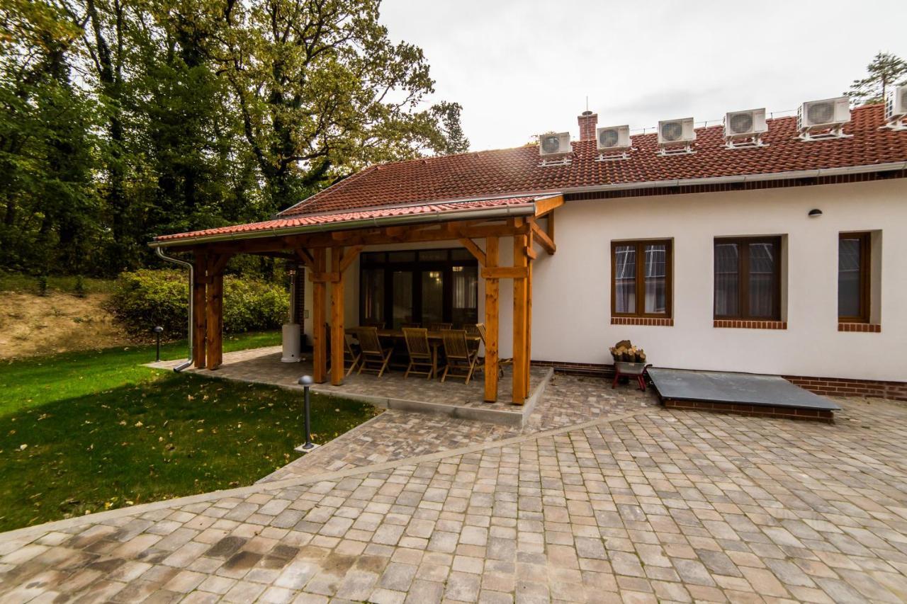 Haracsi Vendeghaz Hotel Zselickisfalud Luaran gambar
