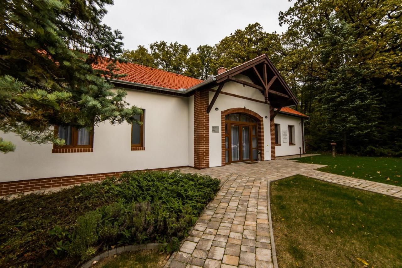 Haracsi Vendeghaz Hotel Zselickisfalud Luaran gambar