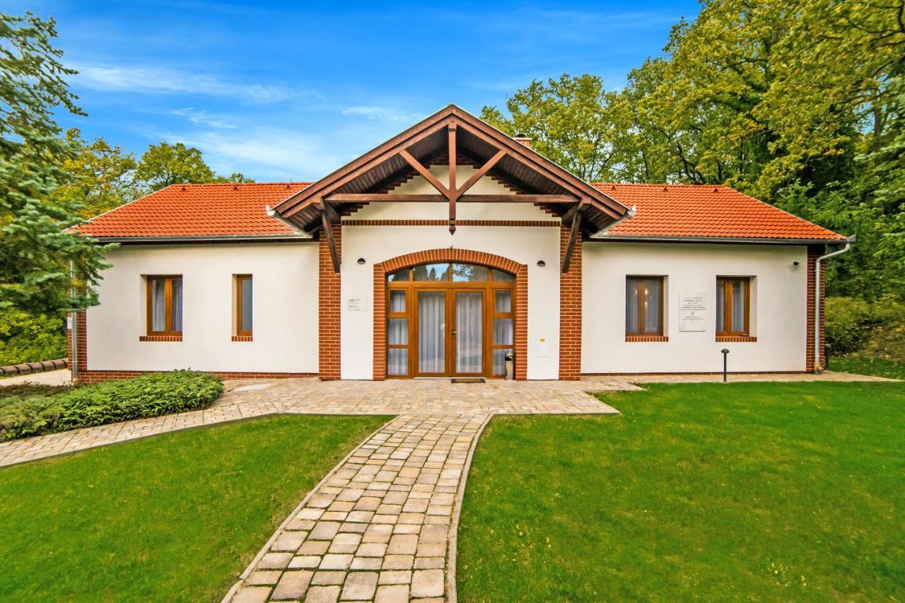Haracsi Vendeghaz Hotel Zselickisfalud Luaran gambar